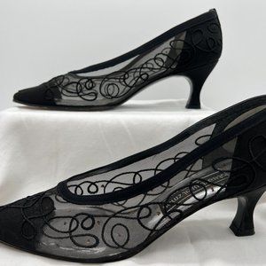 Stuart Weitzman Black Lace Evening Kitten Heels Swirl